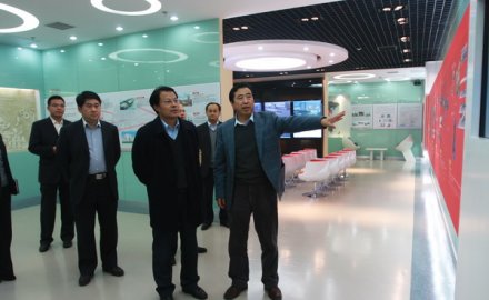 全国工商联副秘书长王忠明来6686体育网页登录调研