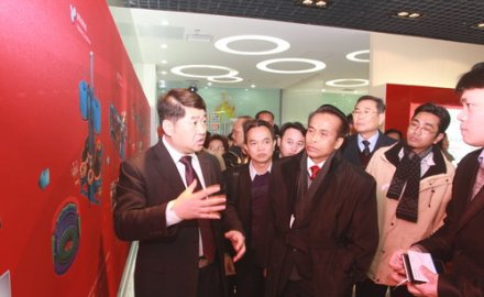 泰国农业部副部长Supachai Phosu一行到6686体育网页登录参观交流