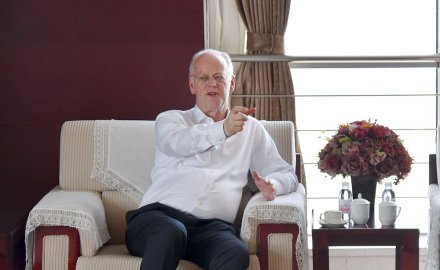 【媒体报道】鲁道夫沙尔平  助力6686体育网页登录与橡胶产业升级